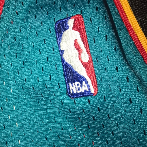 Grant Hill Pistons Hardwood Classic Jersey - Picture 4 of 6